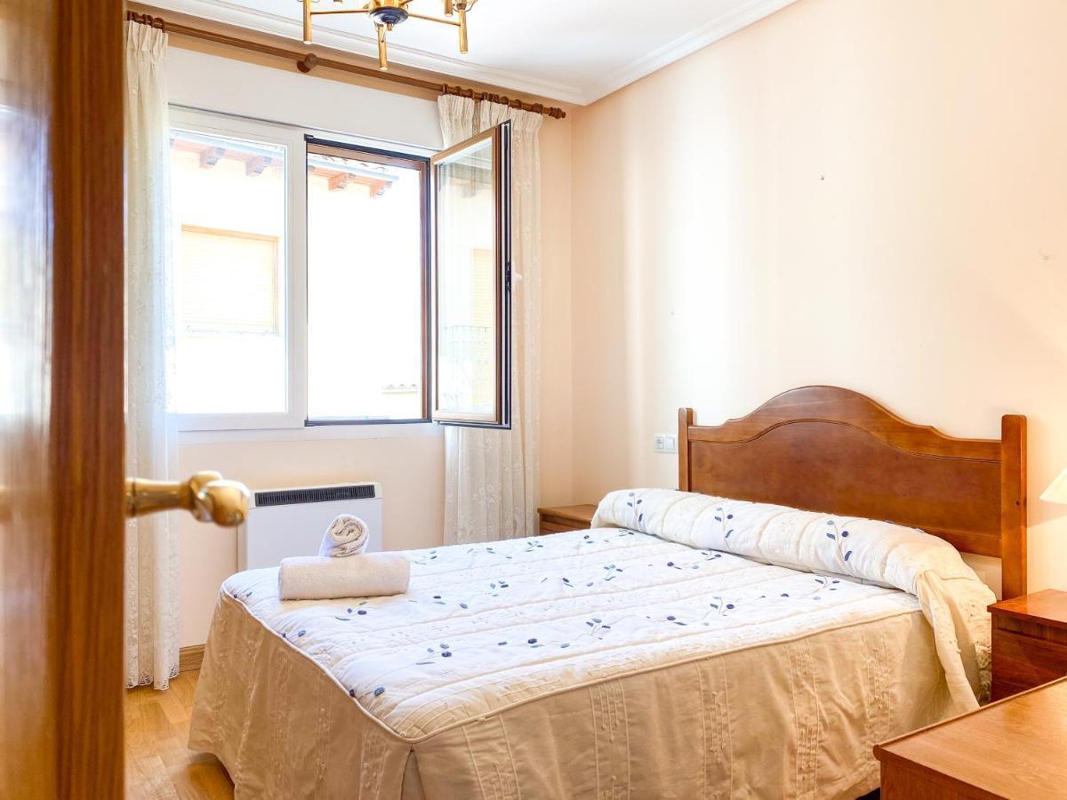 Vivienda Turistica Los Leones Berlanga de Duero Exterior foto